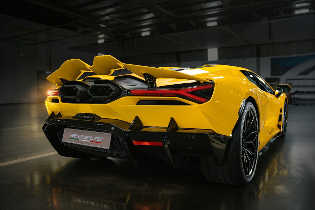 Lamborghini Revuelto đầu tiên về Việt Nam sát Tết, giá khởi điểm 44 tỷ đồng - 4