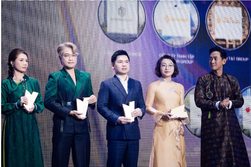 WeChoice Awards 2025 và khoảnh khắc tôn vinh những doanh nghiệp Việt chinh phục “biển lớn”- Ảnh 5.