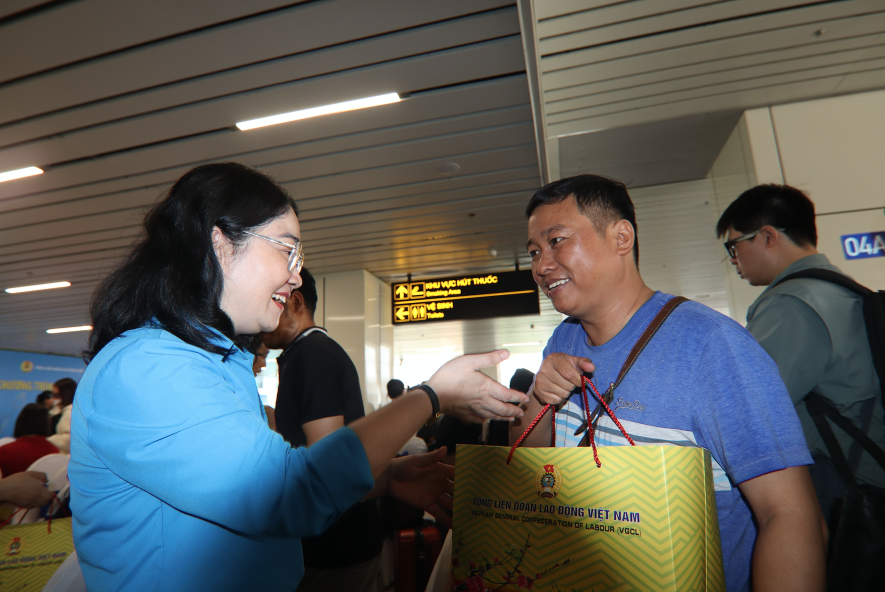 Chuyến bay Công đoàn đưa hơn 1.050 công nhân về quê đón Tết - Ảnh 9.