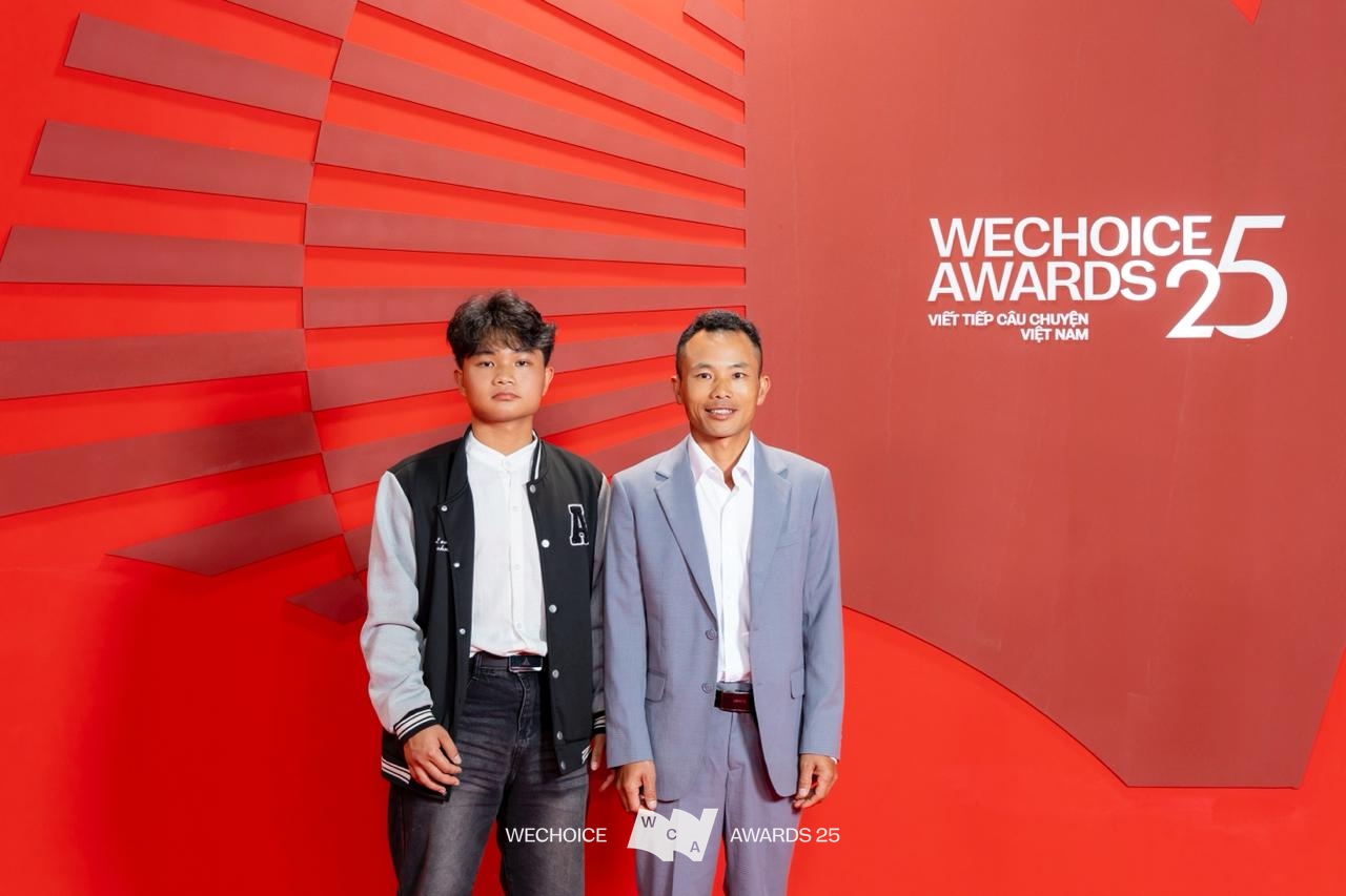 Lần đầu lên thảm đỏ WeChoice của người hùng đời thường: Diện mạo đổi nhưng tinh thần truyền cảm hứng vẫn vẹn nguyên- Ảnh 11.