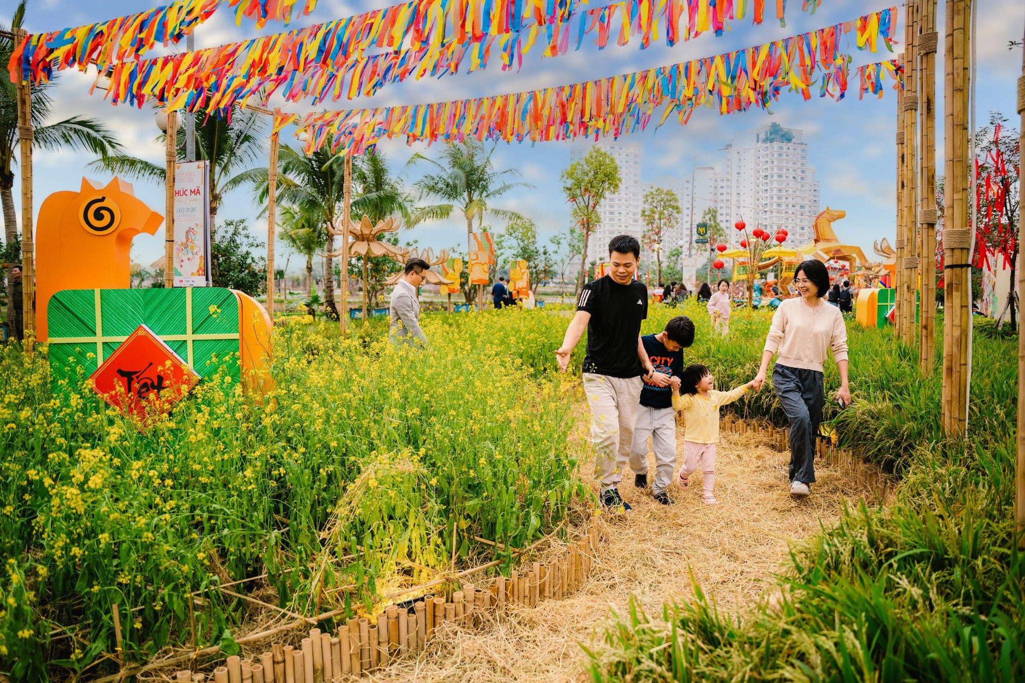 Giải mã Đường hoa Home Hanoi Xuan 2026: Tọa độ du xuân mới đang được giới trẻ Hà Nội rủ nhau check-in- Ảnh 8.