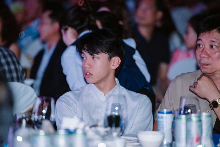 1770885806 580 Lo dien trong biet thu nha Cuong Do La ngay