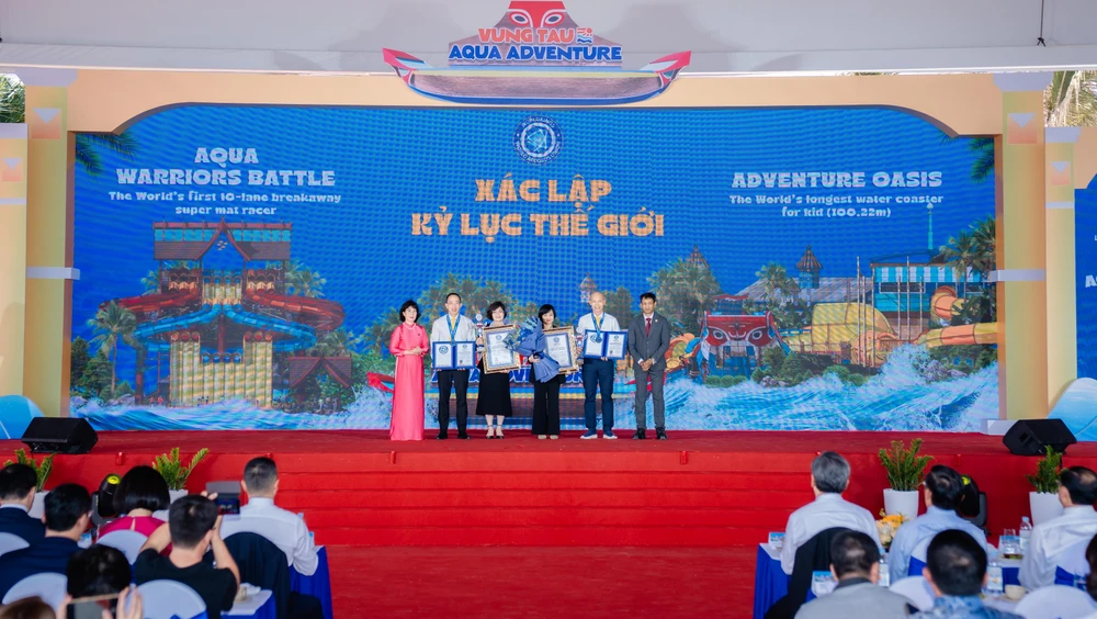 Công viên nước Sun World Vũng Tàu Aqua Adventure cũng chính thức xác lập 2 kỷ lục do Tổ chức liên minh kỷ lục thế giới WorldKings ghi nhận. Cong-vien-nuoc-h4.jpg