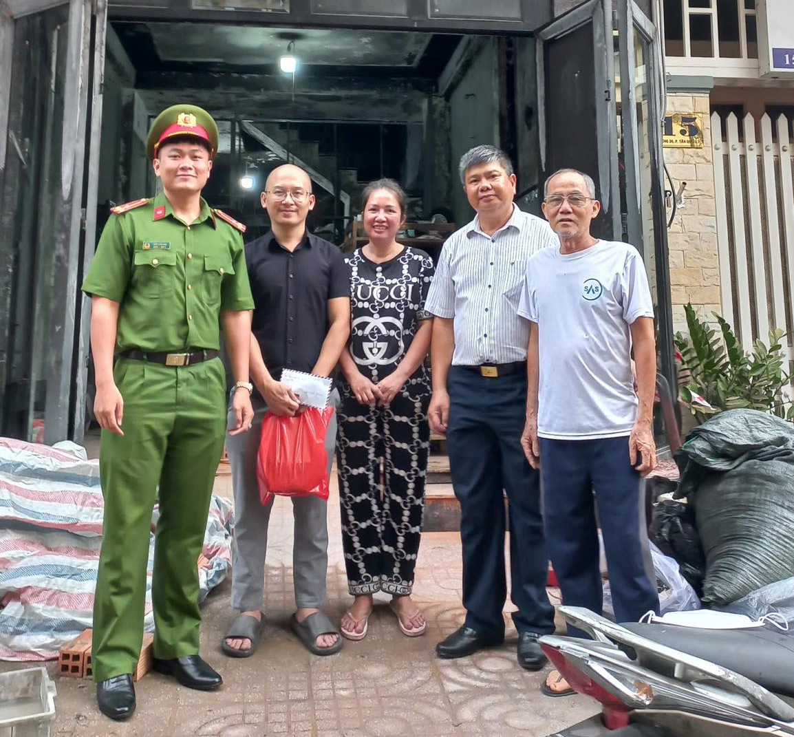 1770886988 48 La thu cua gia dinh 4 nguoi duoc cuu khoi