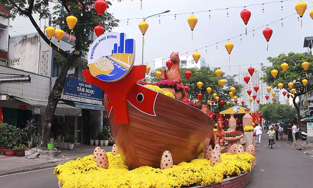 Không khí rộn ràng trước giờ khai mạc Chợ hoa xuân 