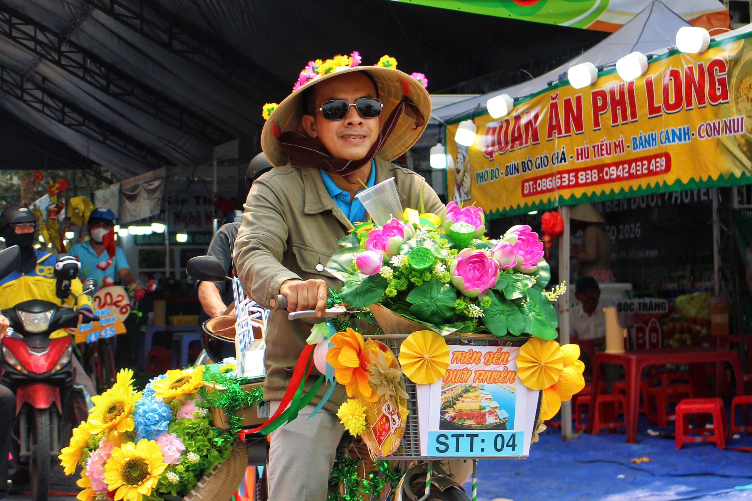 Không khí rộn ràng trước giờ khai mạc Chợ hoa xuân 
