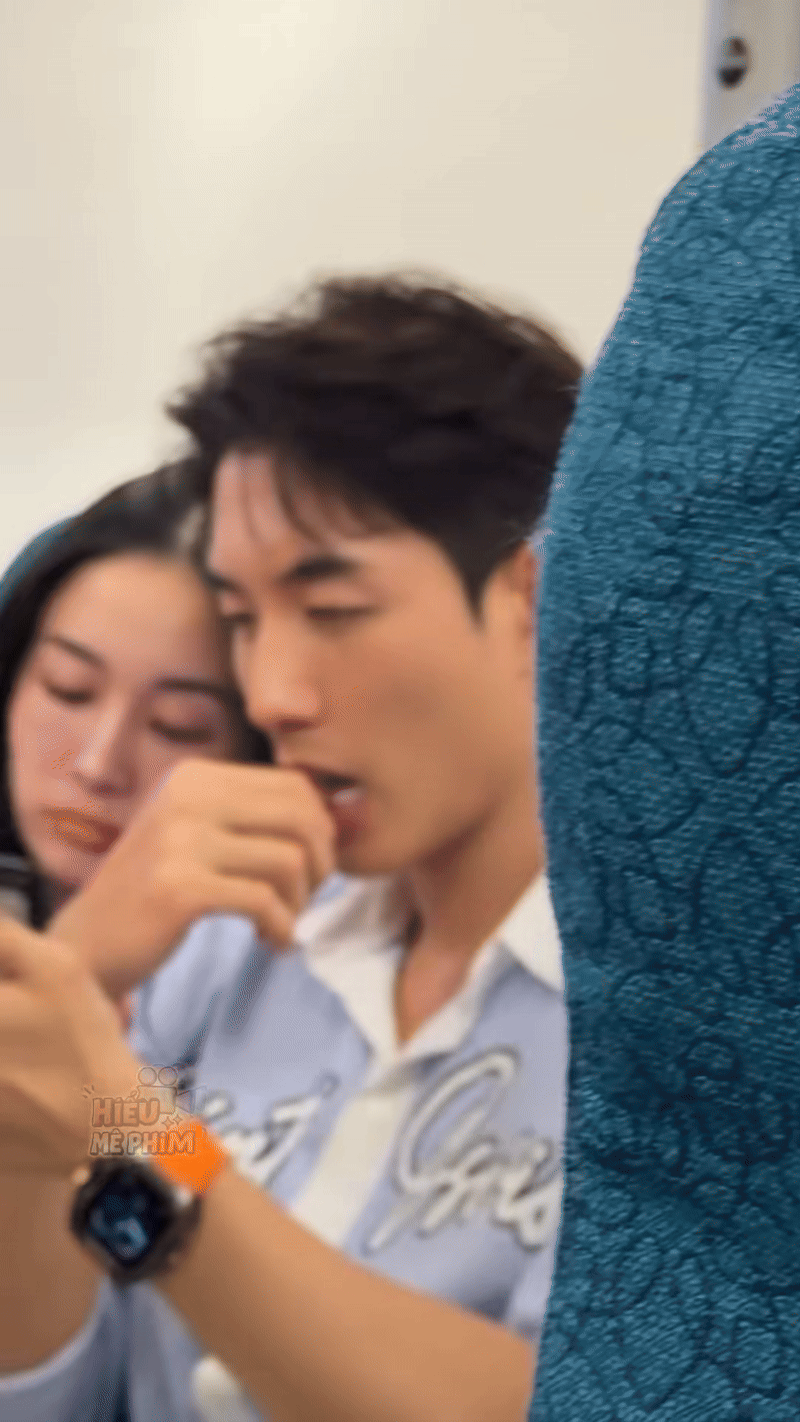 Vbiz có cặp sao nghi 