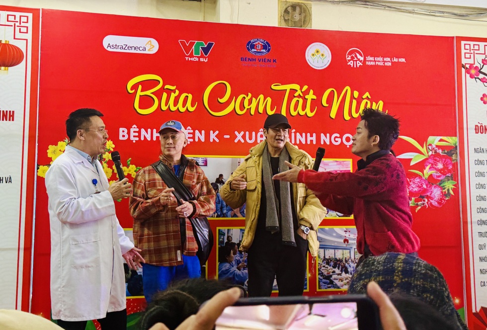 Bệnh nhân ấm lòng vì điều tốt đẹp từ bữa cơm tất niên, chuyến xe 0 đồng - 5