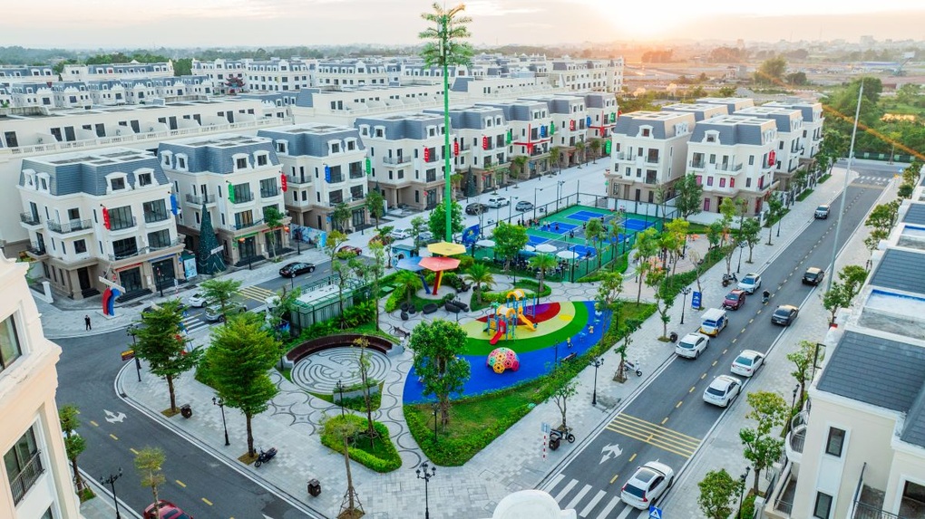 Móng Cái: Hạ tầng và giao thương mở ra kỳ vọng cho thị trường bất động sản - 2