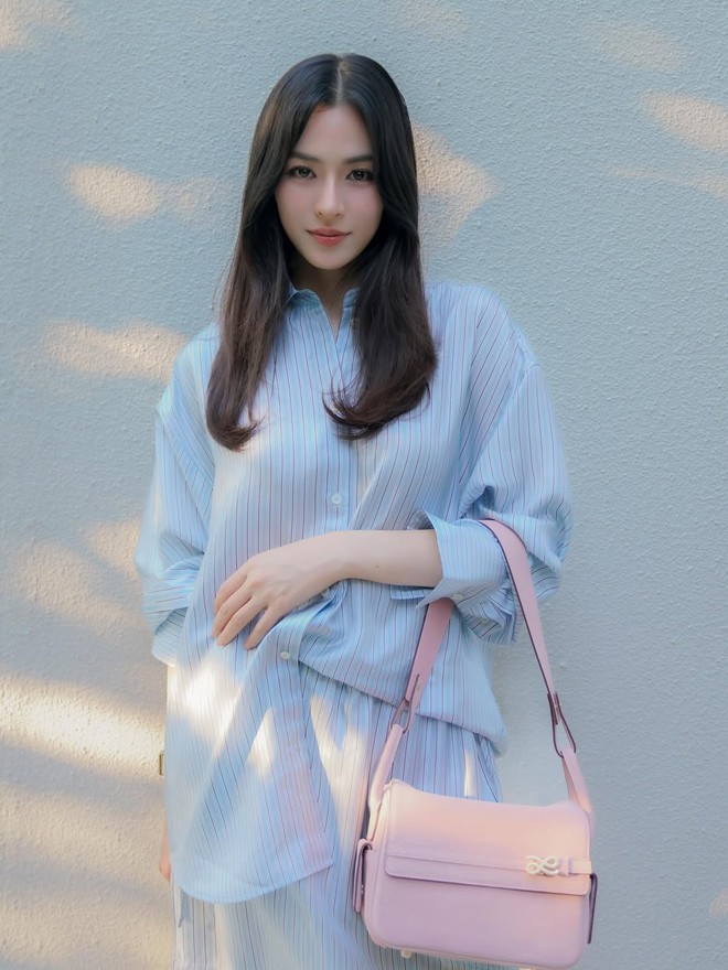 Áo sơ mi kẻ sọc và những công thức phối đồ dễ áp dụng hằng ngày- Ảnh 7.