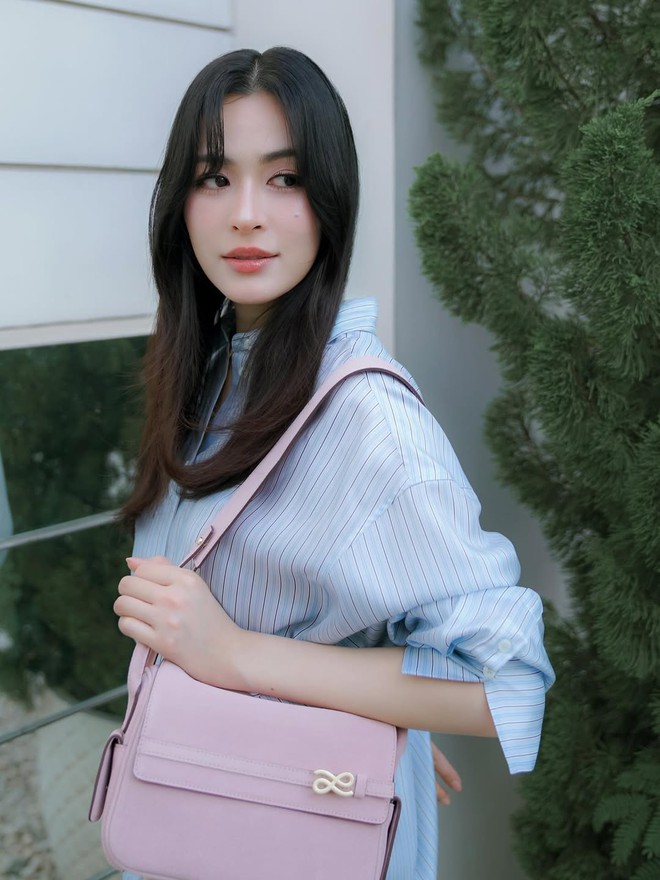 Áo sơ mi kẻ sọc và những công thức phối đồ dễ áp dụng hằng ngày- Ảnh 8.