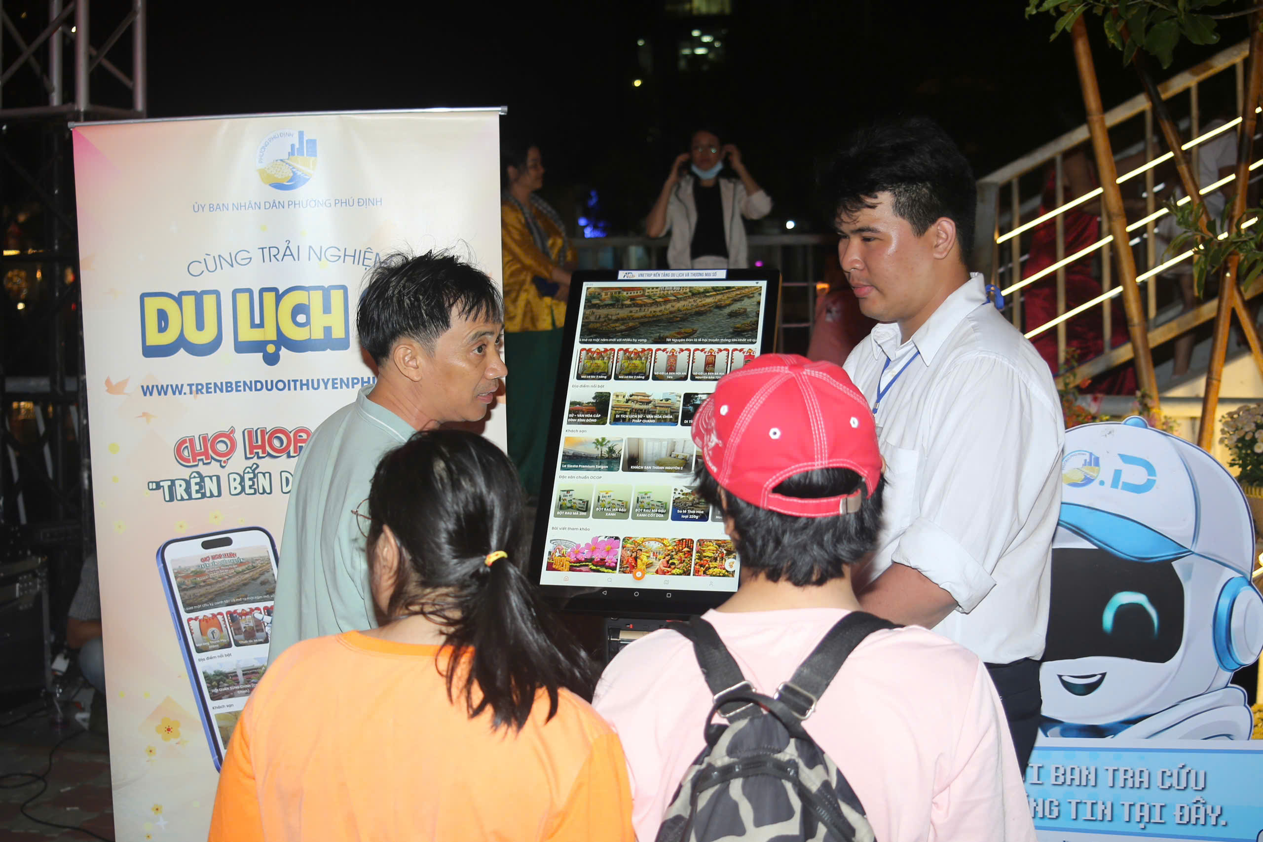 TPHCM: Khai mạc Chợ hoa xuân 