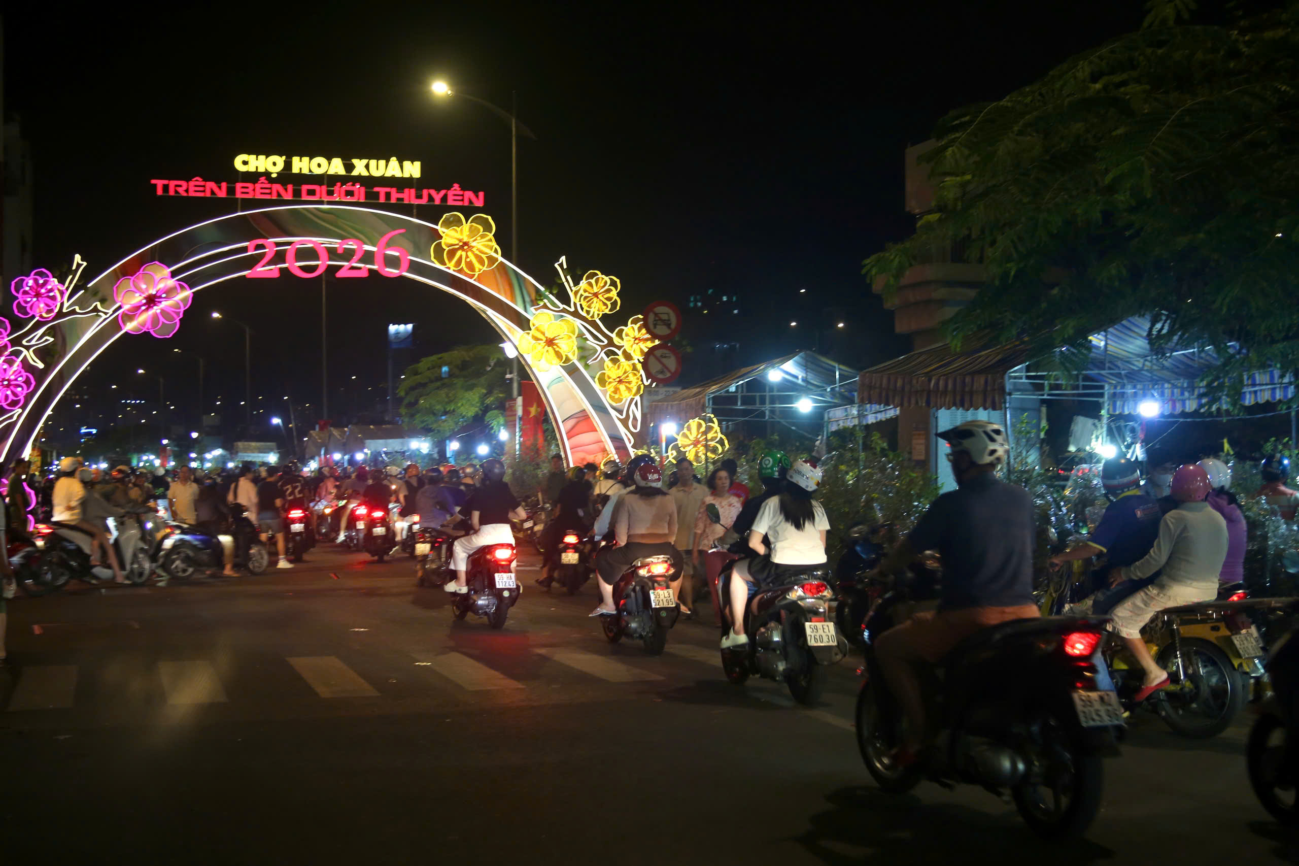 TPHCM: Khai mạc Chợ hoa xuân 