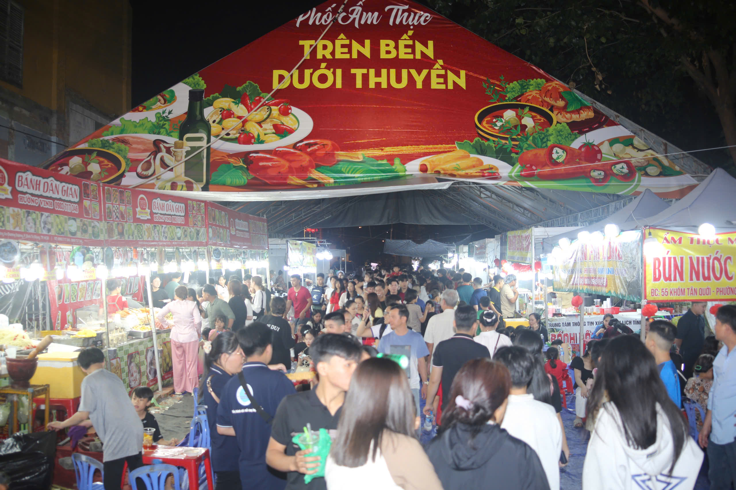 TPHCM: Khai mạc Chợ hoa xuân 