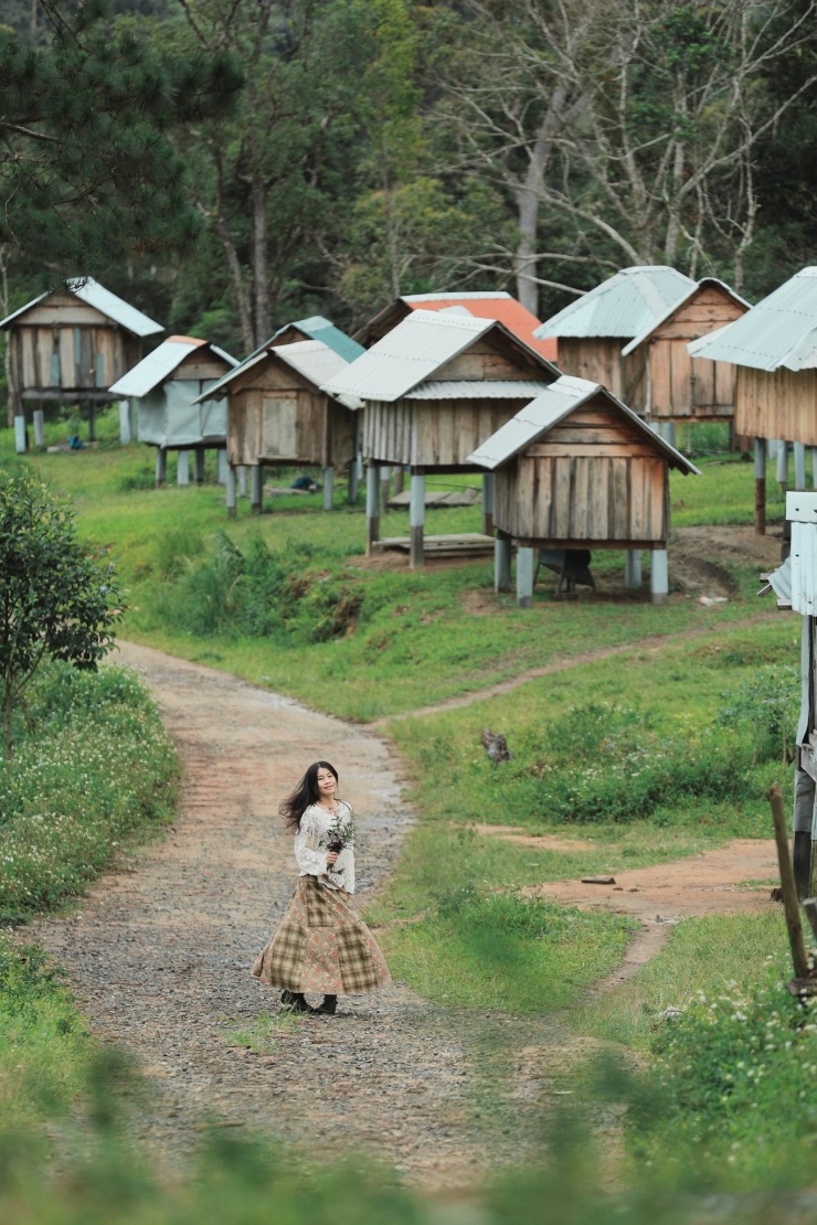 Những bức ảnh check-in với kho lúa ở Kon Tu Ma gây sốt mạng xã hội.Ảnh: Minh Lê