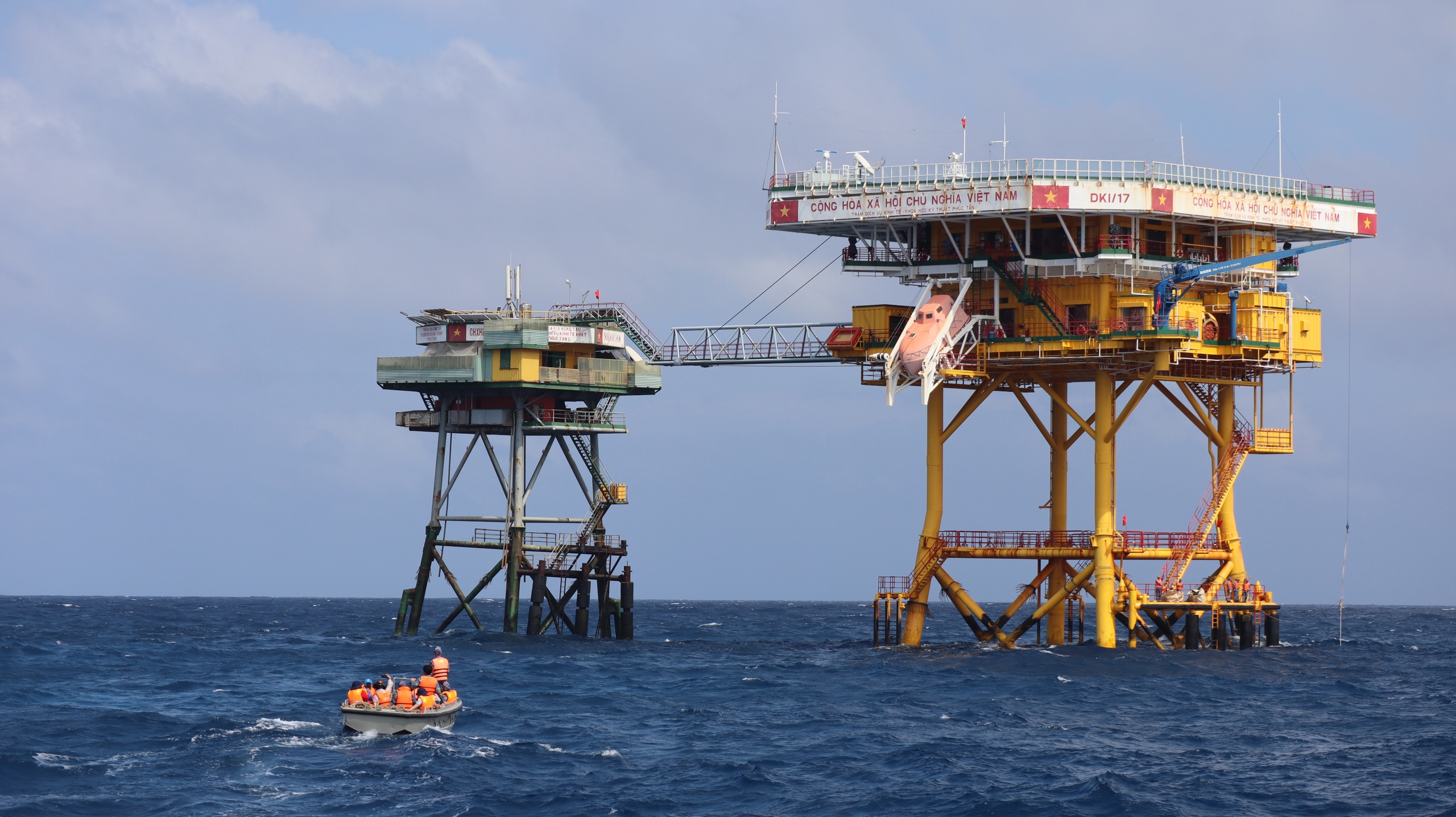 Trải nghiệm đu dây lên nhà giàn DK1 giữa biển khơi đầy phấn khích năm 2026 - Ảnh 3. Trải nghiệm đu dây lên nhà giàn DK1 giữa biển khơi đầy phấn khích năm 2026 - Ảnh 3.