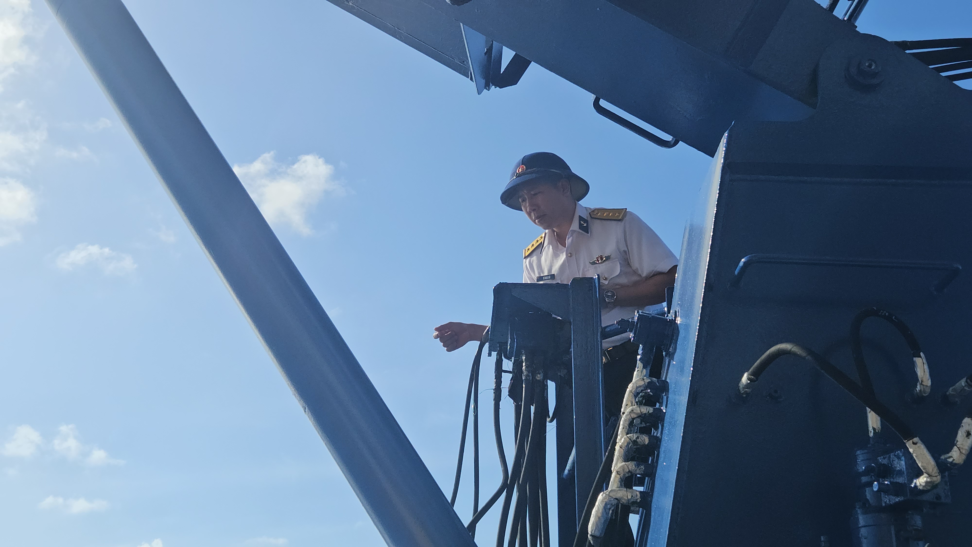 Trải nghiệm đu dây lên nhà giàn DK1 giữa biển khơi đầy phấn khích năm 2026 - Ảnh 7. Trải nghiệm đu dây lên nhà giàn DK1 giữa biển khơi đầy phấn khích năm 2026 - Ảnh 7.