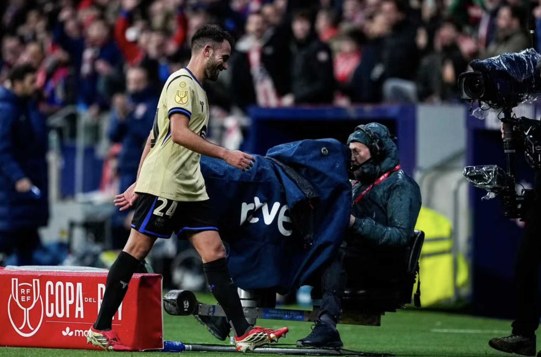 Hàng thủ sụp đổ, Barcelona thảm bại khó tin bán kết Cúp Nhà vua - Ảnh 6.