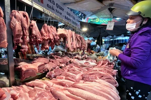 Vì sao sức mua thấp nhưng giá thịt heo vẫn tăng mạnh?