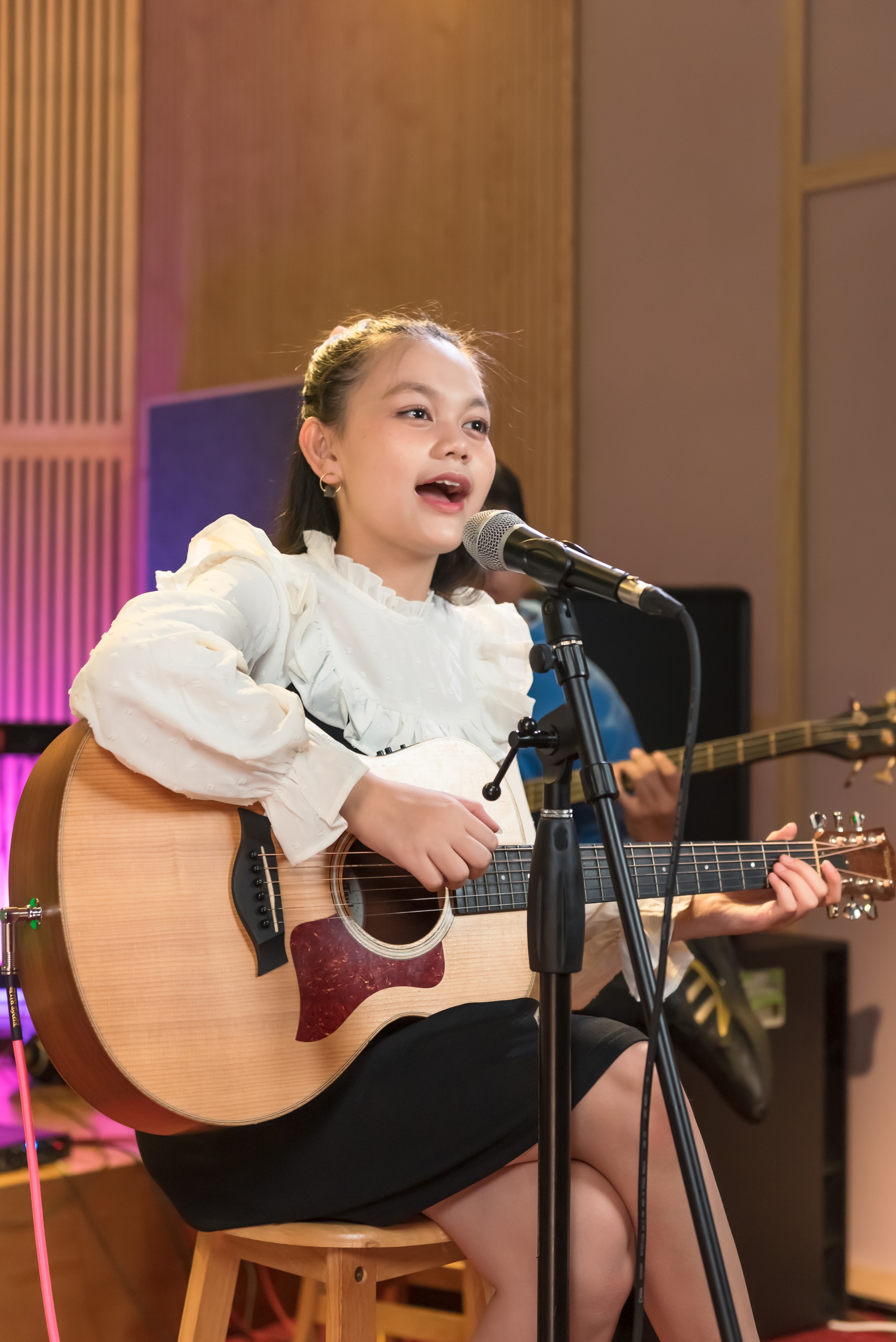 Có MV 650 triệu view nhưng không thu được tiền, bé Bào Ngư tuổi 18 ra sao? - 8