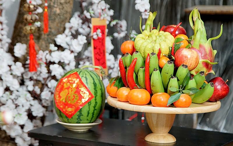 Mâm ngũ quả ngày Tết đừng chỉ chọn đẹp: Có 1 chi tiết nhỏ đặt sai dễ bị cho là “lệch lộc”- Ảnh 2.