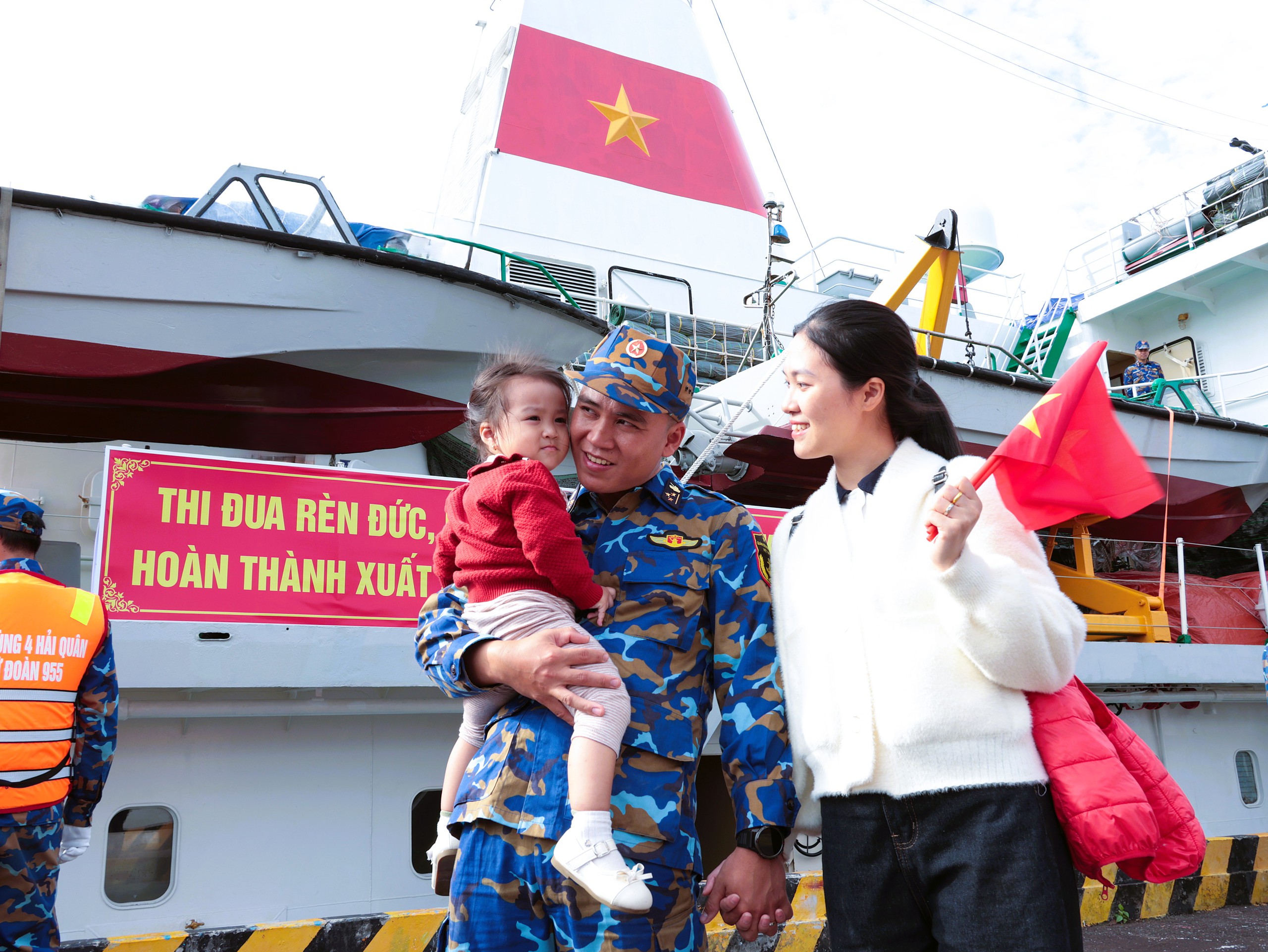 Tết ở Trường Sa - Kỳ 2: Đốm lửa Cam Ranh- Ảnh 12.