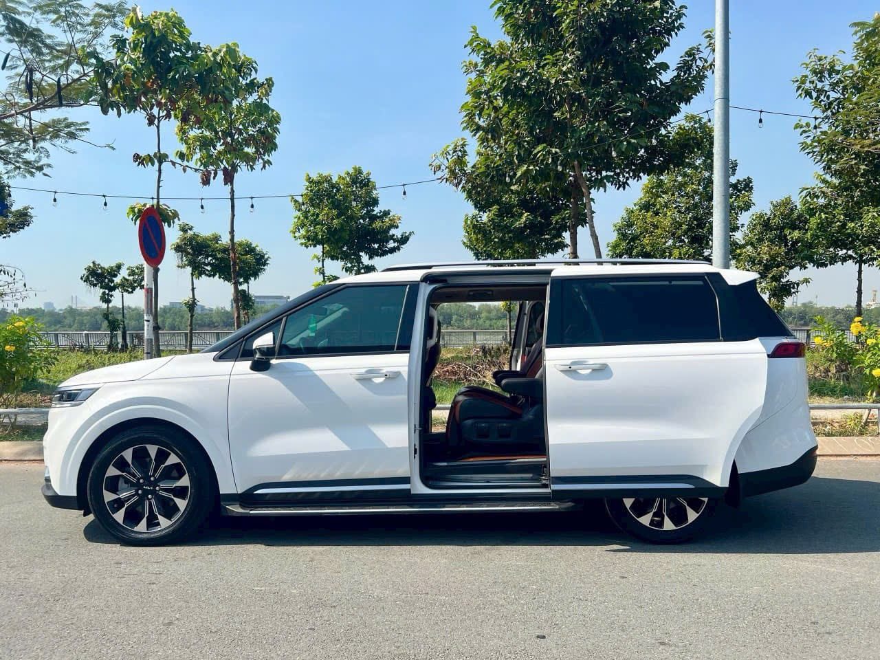 Thuê ô tô tự lái: Xe phân khúc nào đắt nhất dịp tết? - Ảnh 3.