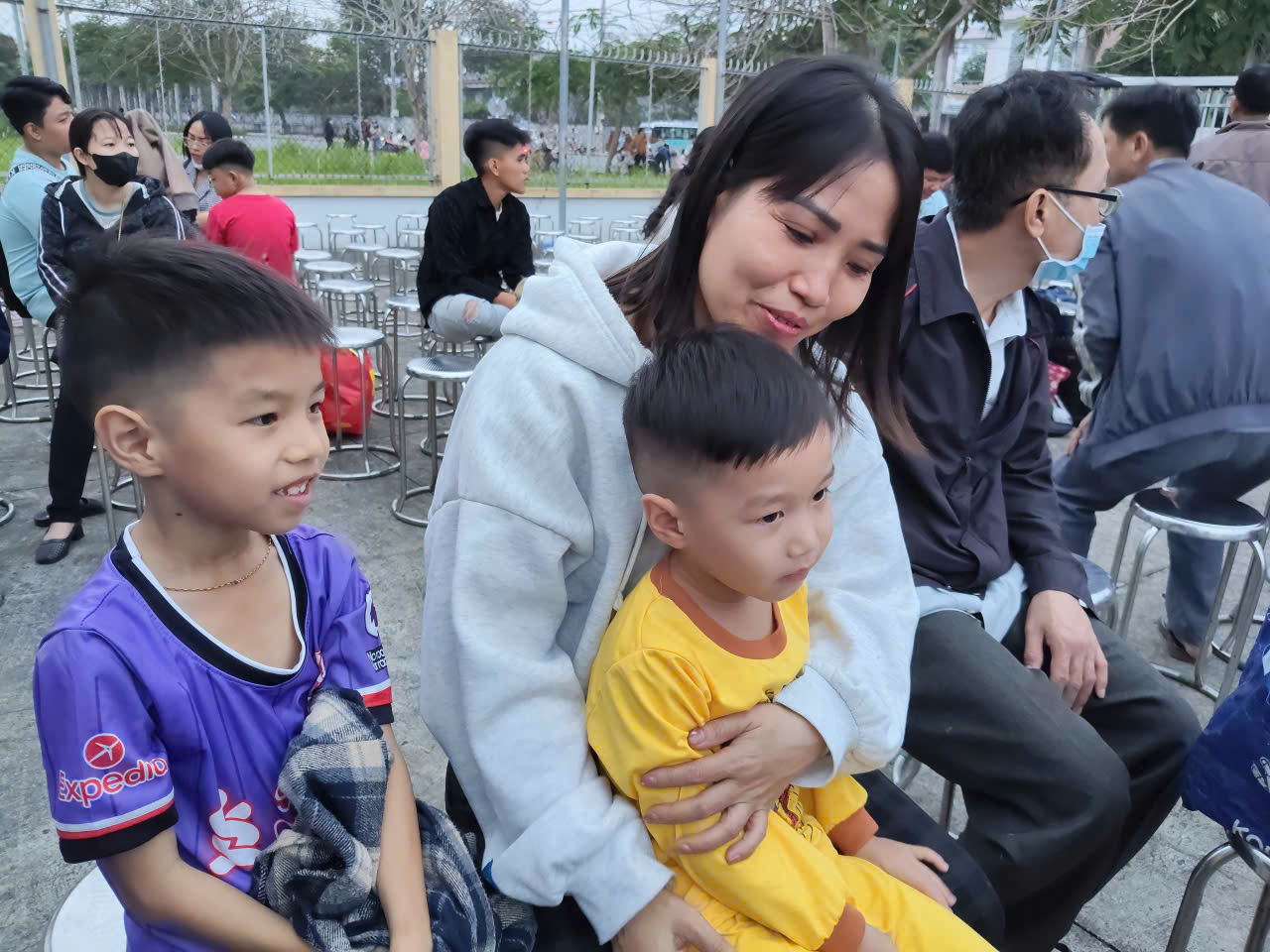 Tây Ninh: 45 chuyến xe miễn phí đưa gần 2.000 người về quê đón Tết - Ảnh 4.