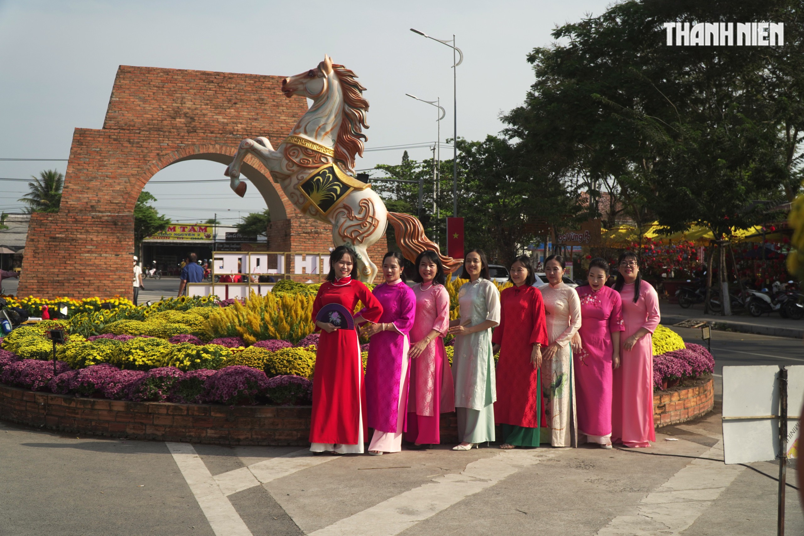 Chiêm ngưỡng đại cảnh 'Mã vương tụ lộc', 'Bát mã hưng thịnh' mừng Xuân Bính Ngọ 2026- Ảnh 2.