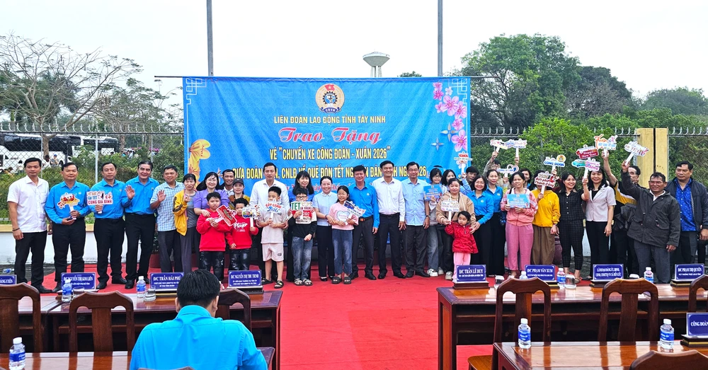 Chuyến xe Công đoàn 4.jpg