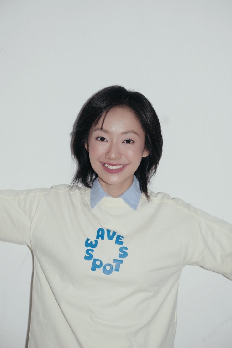 "Đồng hồ đếm ngược" là sự trở lại của Hoàng Hà với phim truyền hình sau "Chúng ta của 8 năm sau". Cô được khen gương mặt tạo được cảm tình dù không phải là diễn viên có ngoại hình quá thu hút. Nữ diễn viên là một trong những nhân tố hút khán giả nhất của “Chúng ta của 8 năm sau" nhờ diễn xuất tự nhiên và nhan sắc ấn tượng. 