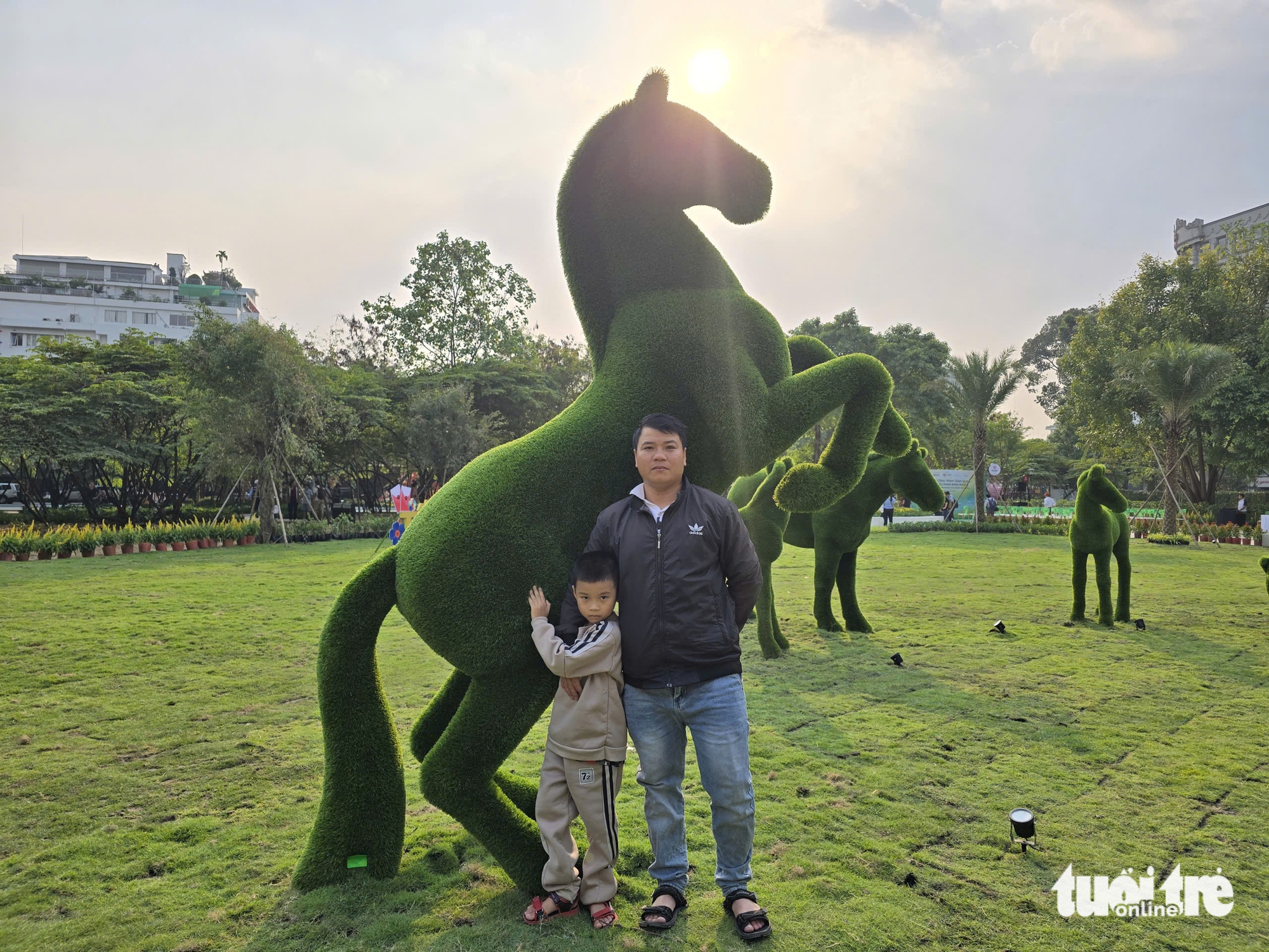 Đêm lung linh, ngày tỏa sắc tại các khu 'đất vàng' TP.HCM thành công viên đón Tết - Ảnh 6.