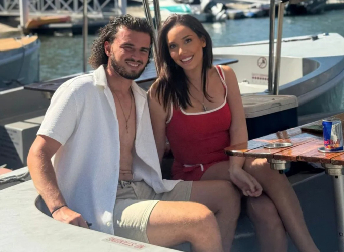 Hattie và Bailey mới hẹn hò một năm. Ảnh: Kennedy Newsand Media