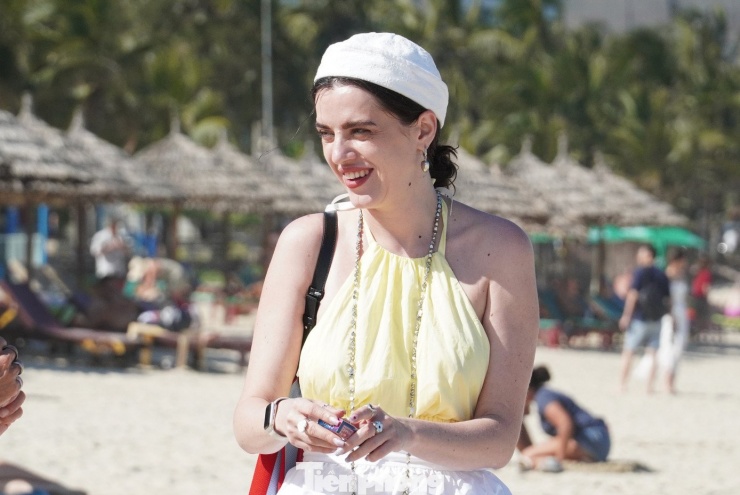 Thời tiết Đà Nẵng những ngày áp Tết không có mưa, nắng ấm áp, phù hợp với các hoạt động du lịch ngoài trời, nhất là xuống biển.