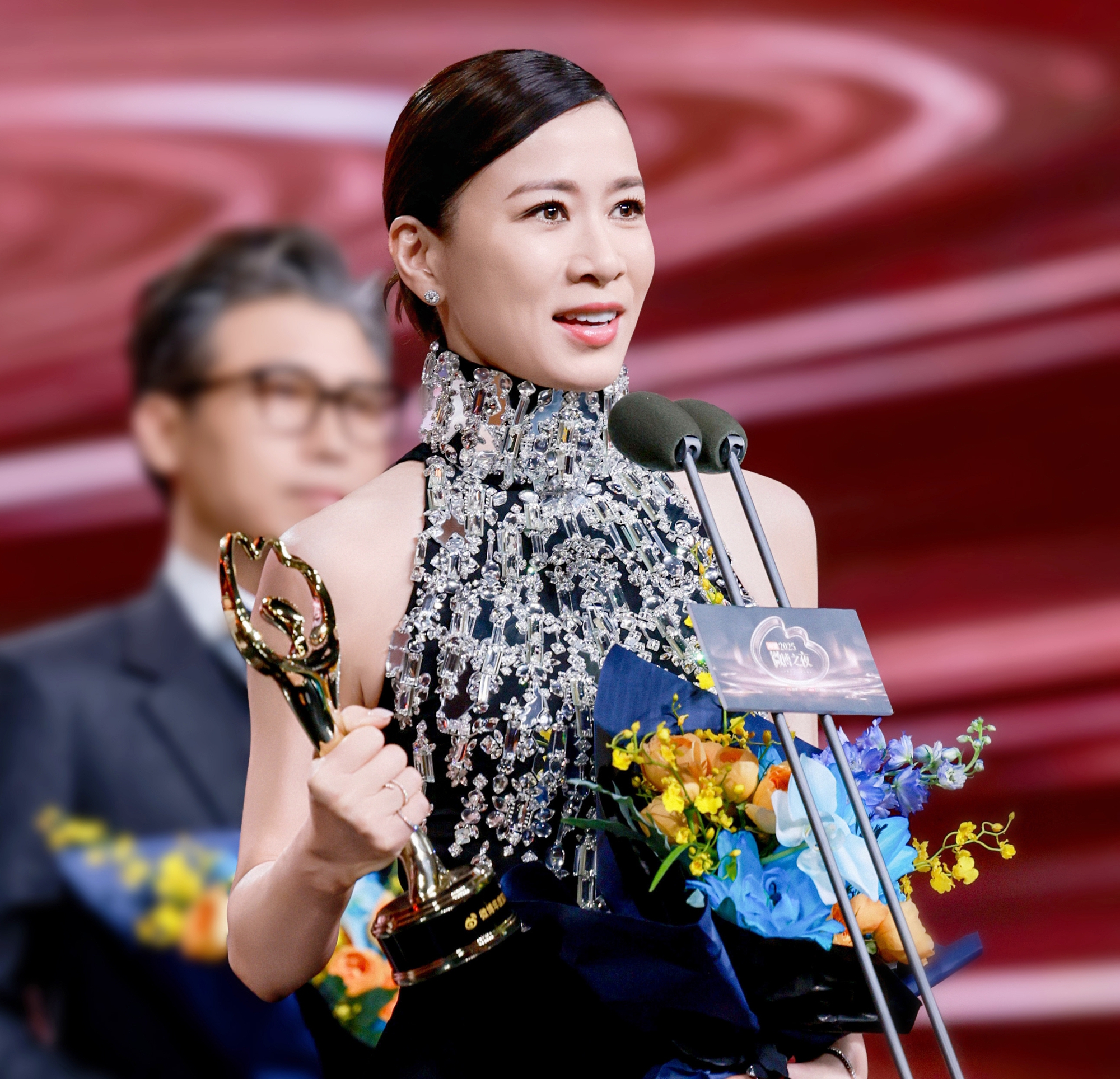 Xuất hiện phim Hoa ngữ lập công vực dậy cả nhà đài, nữ chính còn đạt kỷ lục 59 năm mới có 1 lần mới oách- Ảnh 2.