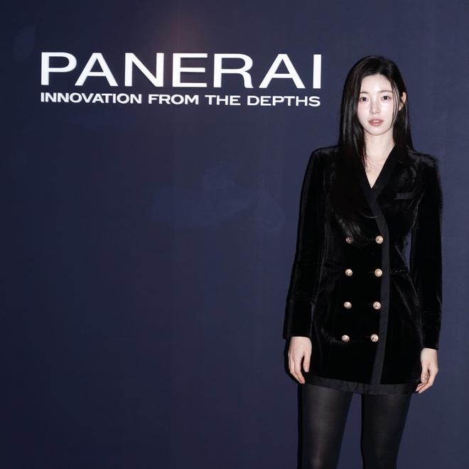 1770988313 460 Nu hoang hinh the dang gay bao mang vi lot