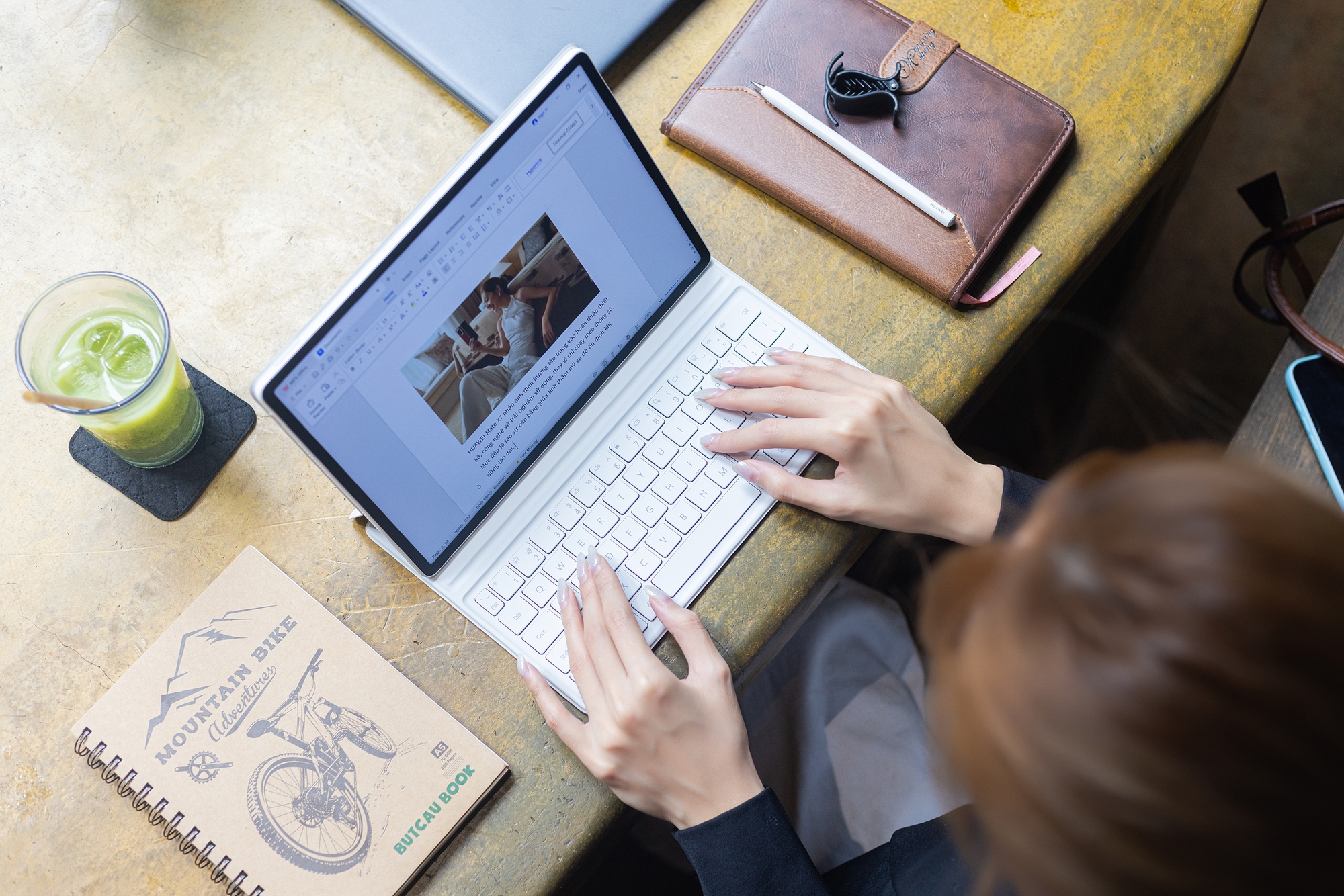 HUAWEI MatePad 12 X: Tablet định nghĩa lại khái niệm làm việc và sáng tạo, xứng danh trợ lý năng suất hàng đầu- Ảnh 9. HUAWEI MatePad 12 X: Tablet định nghĩa lại khái niệm làm việc và sáng tạo, xứng danh trợ lý năng suất hàng đầu- Ảnh 9.