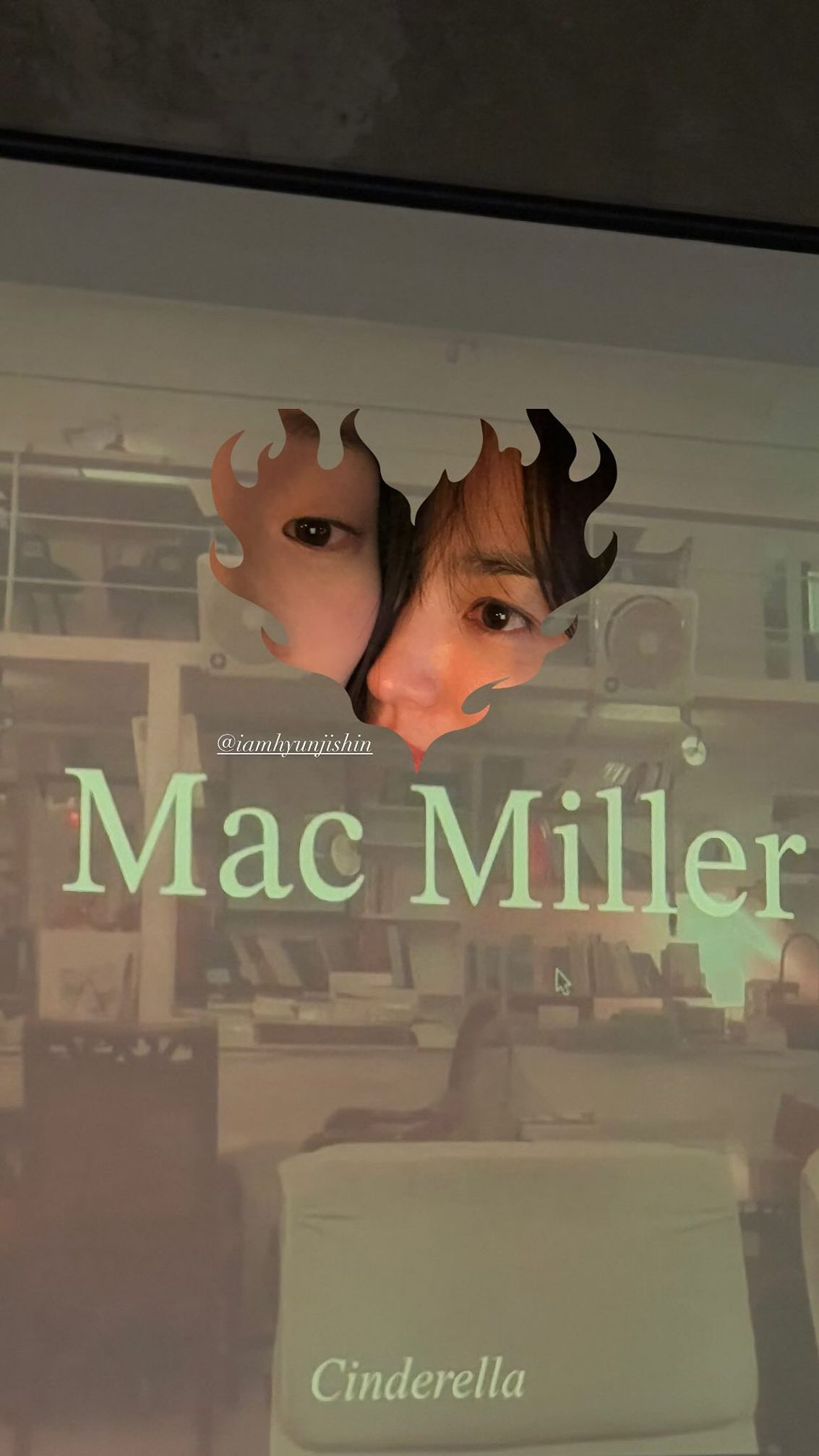 Nổ tung MXH: Song Hye Kyo trượt tay đăng ảnh má kề má với 1 người hậu ly hôn Song Joong Ki- Ảnh 2.