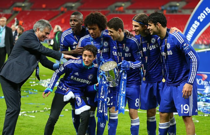 Jose Mario, hiện 26 tuổi, từng dành thời niên thiếu cố gắng nối nghiệp bố Mourinho trong môn bóng đá. Ảnh: Corbis