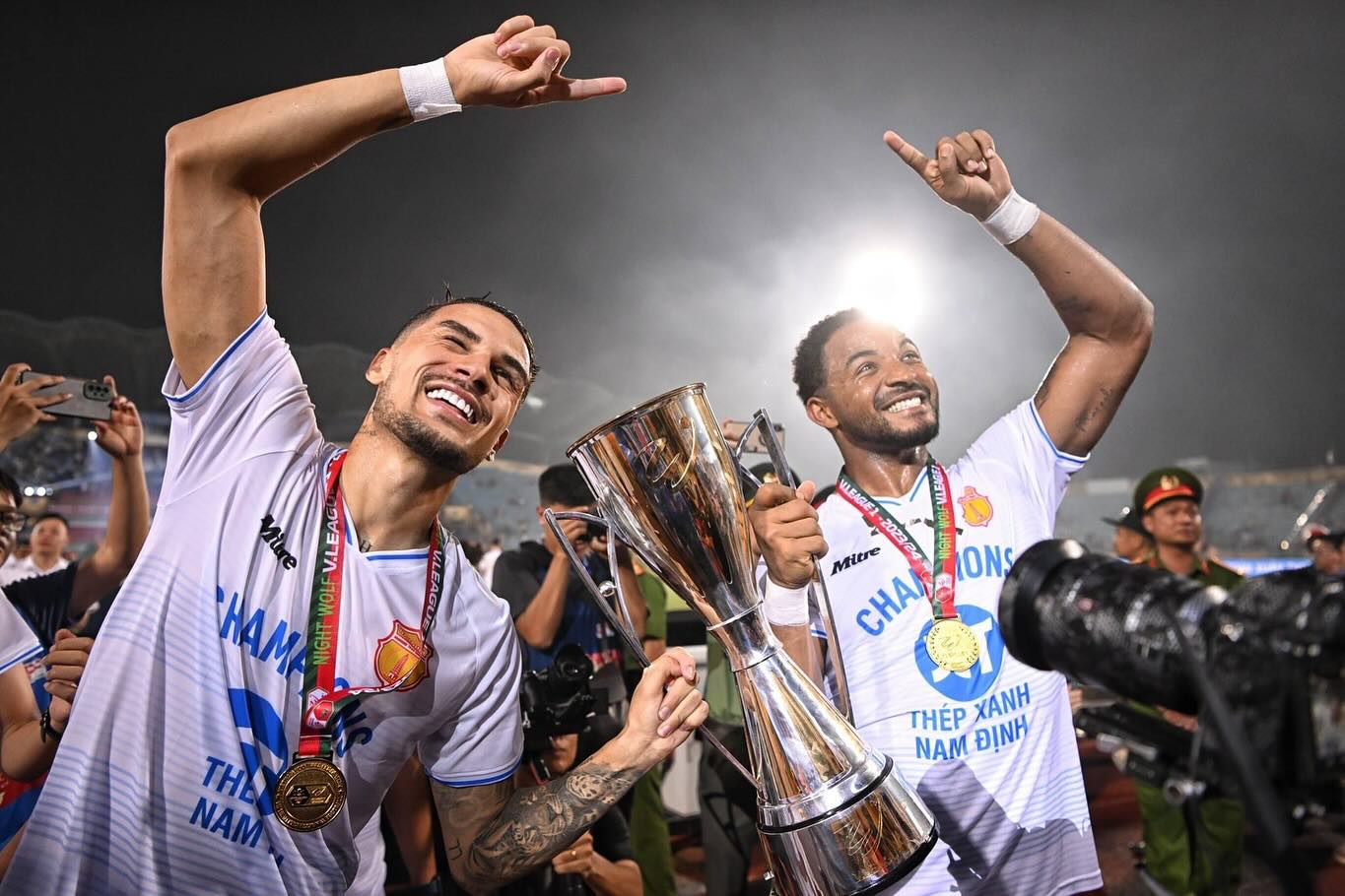 Hoàng Hên: Cầu thủ ăn chay, chờ ngày tái hợp Xuân Son trên tuyển Việt Nam - Ảnh 2.