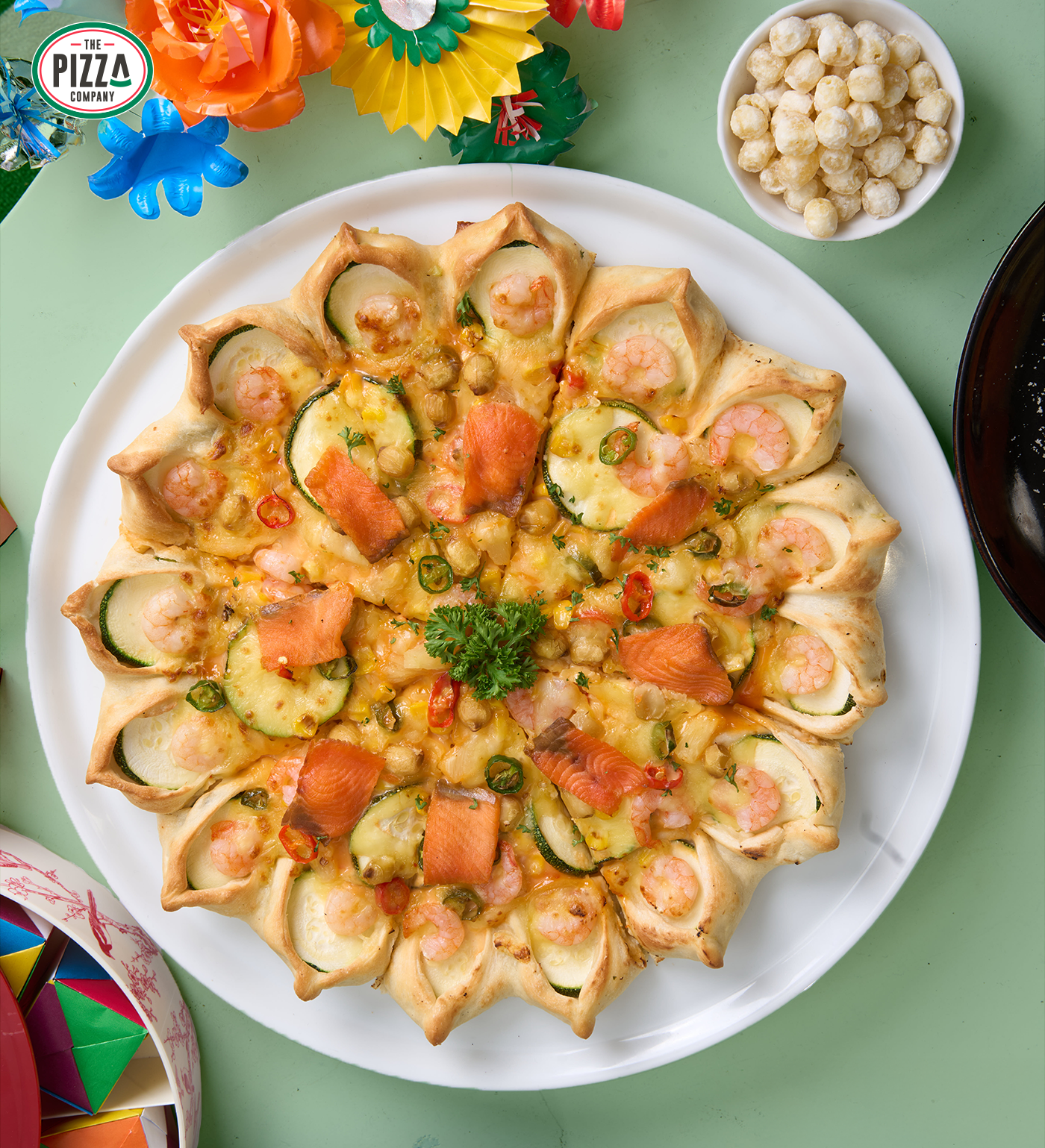 Khi sen Huế bước vào trải nghiệm pizza hiện đại 2 ‘Mở pizza là thấy Tết’: Khi sen Huế bước vào trải nghiệm pizza hiện đại - Ảnh 2.