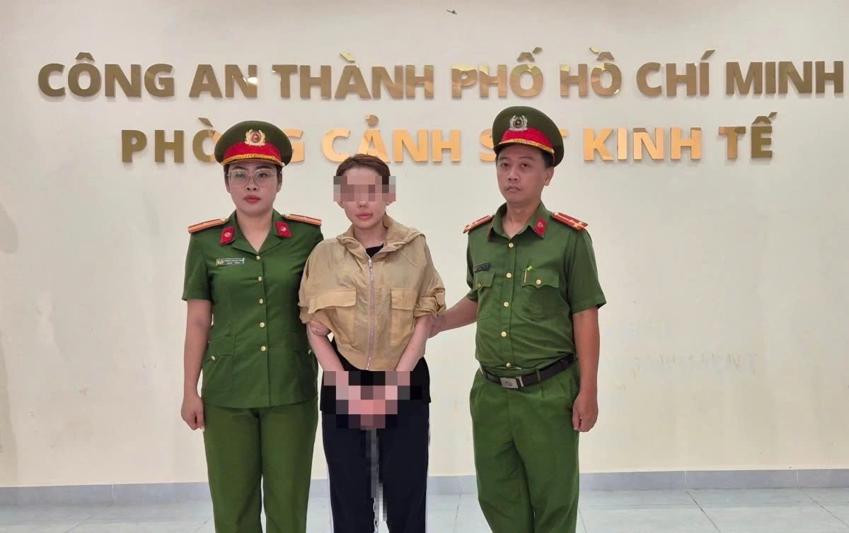 Một năm chấn động của hàng loạt người nổi tiếng 8 Một năm