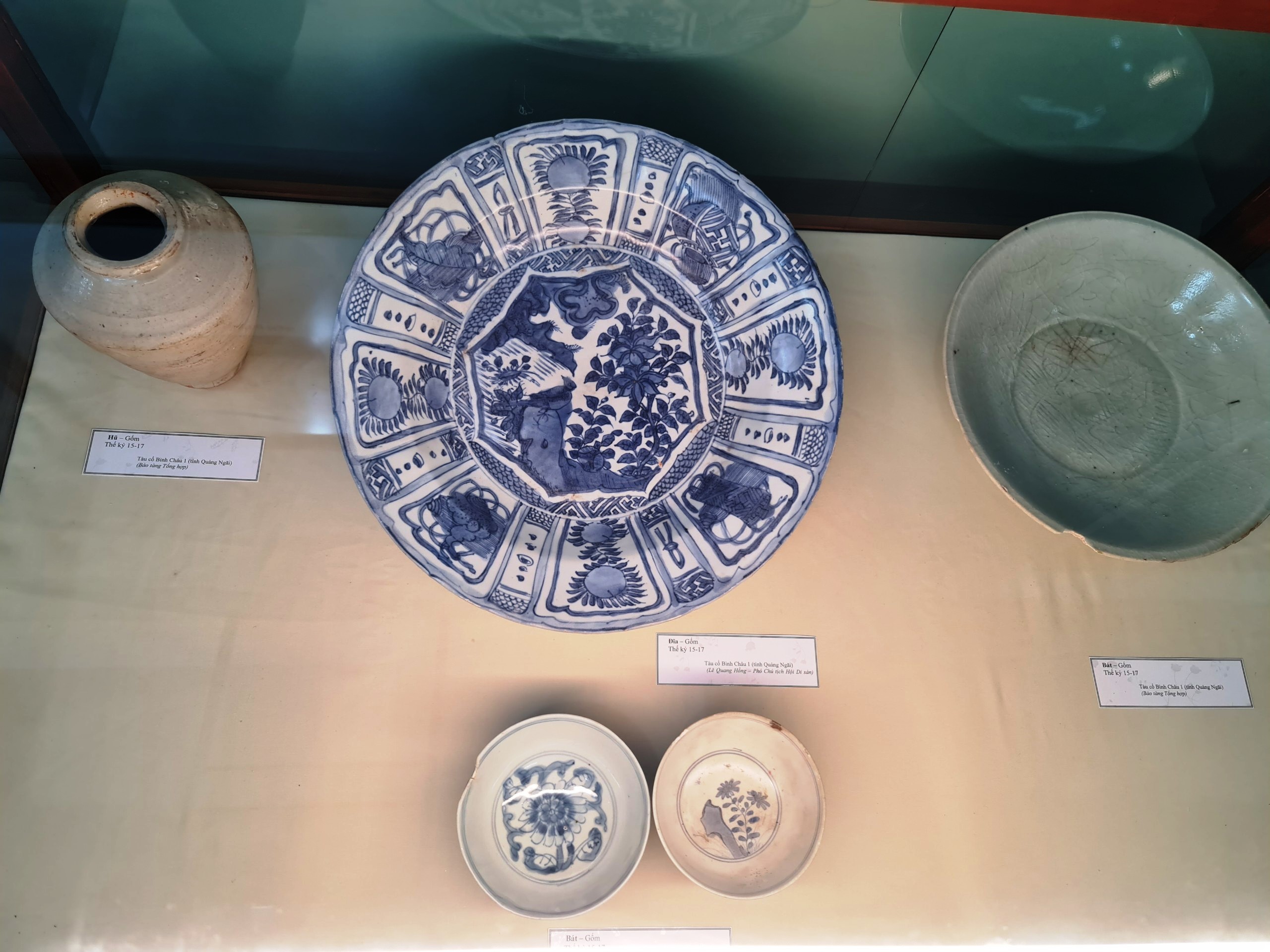 Chiêm ngưỡng hàng trăm cổ vật quý hiếm từ những con tàu cổ Quảng Ngãi - Ảnh 5.