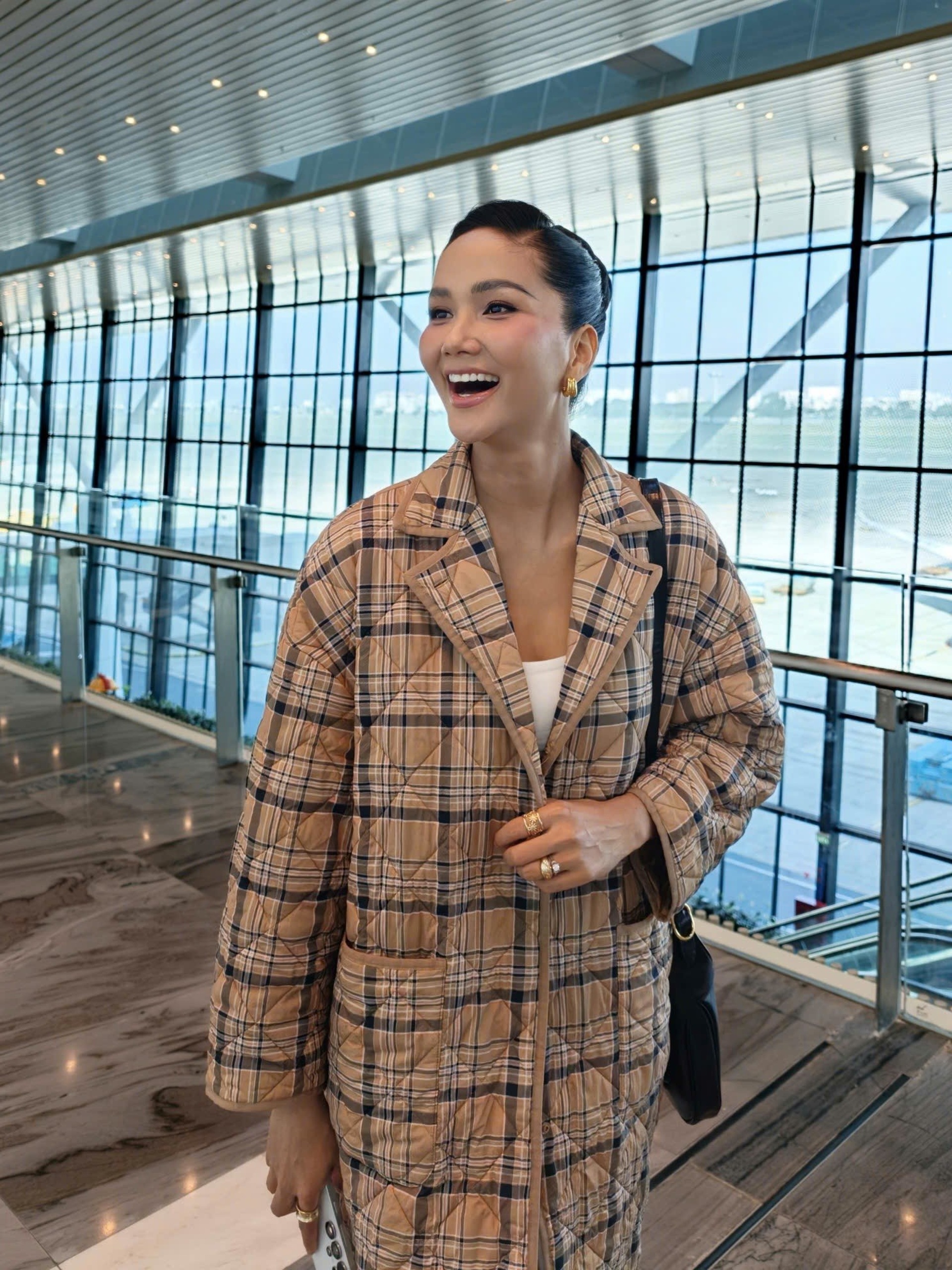 Hoa hậu Việt lấy chồng nhiếp ảnh gia, hé lộ cuộc sống làm mẹ tuổi 34 - 9