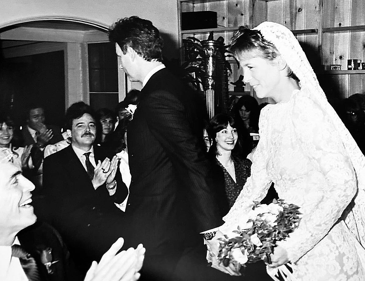 1771044188 518 Nhung cuoc hon nhan son sat cua Hollywood