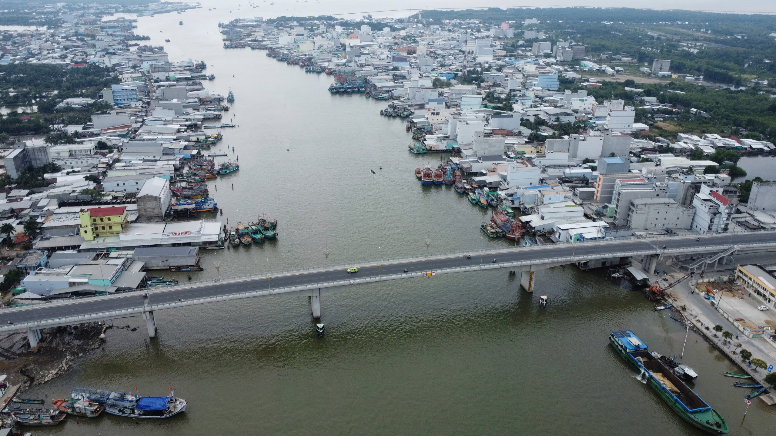 Ngư dân ở cửa biển lớn nhất miền Tây phấn khởi đón Tết 6 Ngư dân ở cửa biển lớn nhất miền Tây phấn khởi đón Tết - Ảnh 6.
