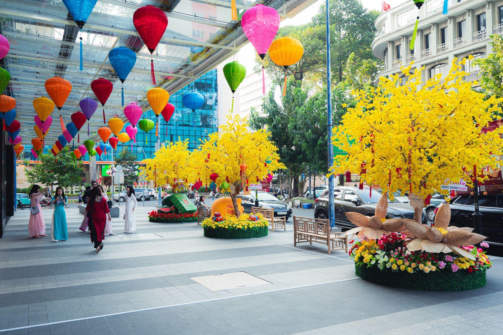 Chợ Lớn giáp Tết: Tìm phong vị cũ, check-in Phố Mai rực rỡ sắc xuân- Ảnh 6.