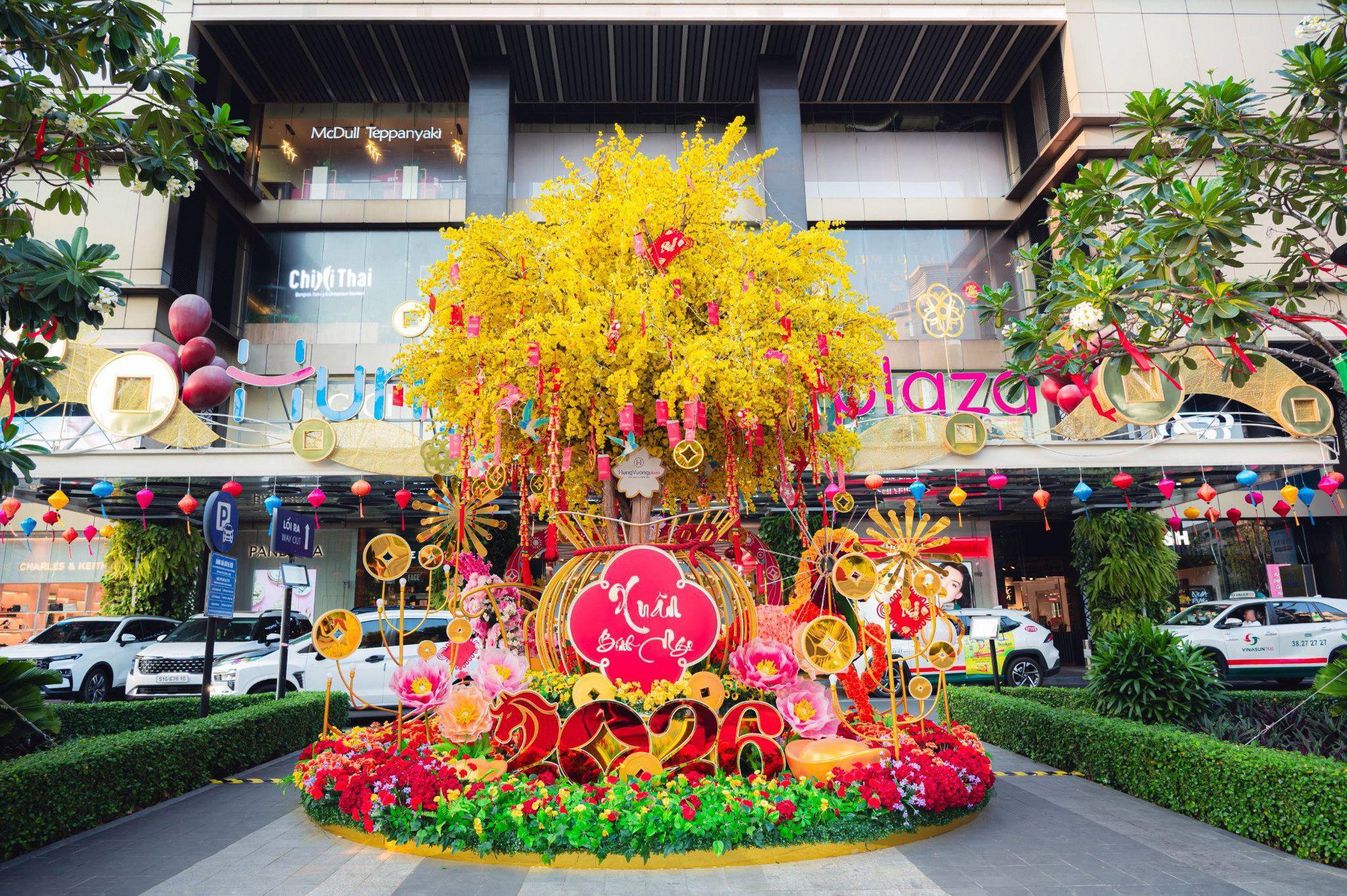 Chợ Lớn giáp Tết: Tìm phong vị cũ, check-in Phố Mai rực rỡ sắc xuân- Ảnh 5.