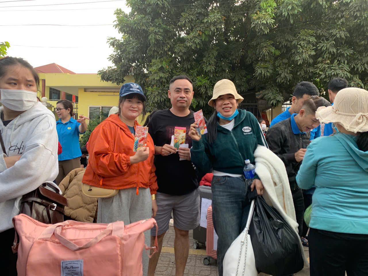 Xúc động chuyến tàu, xe Xuân chở công nhân Đồng Nai về quê - Ảnh 17.