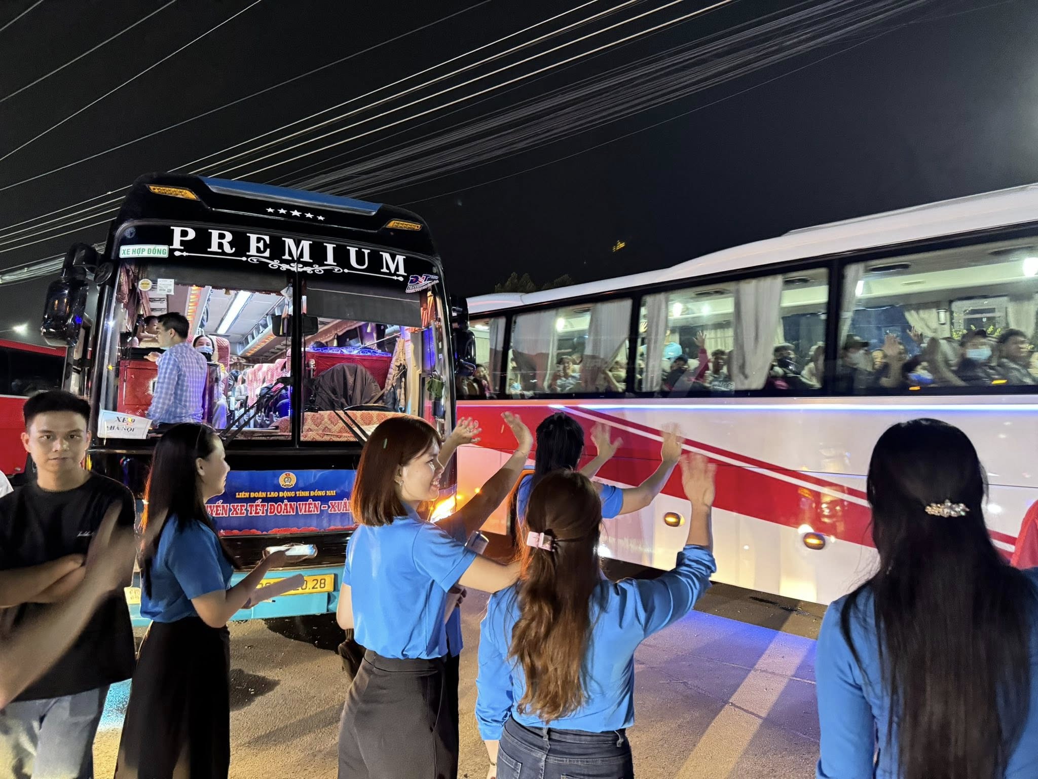 Xúc động chuyến tàu, xe Xuân chở công nhân Đồng Nai về quê - Ảnh 21.